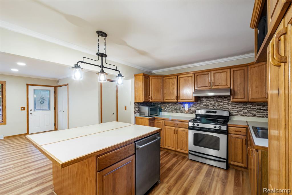4535 Central Avenue, Clarkston, MI — Photo 10