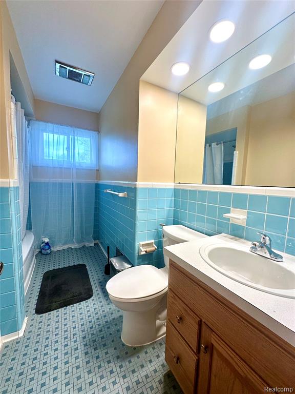 6644 Cronin Drive, Dearborn Heights, MI 48127 — Photo 10