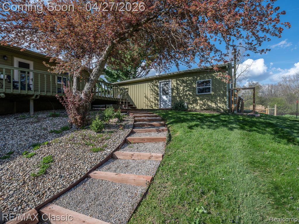 428 E Shore Drive, Whitmore Lake, MI 48189 — Photo 42