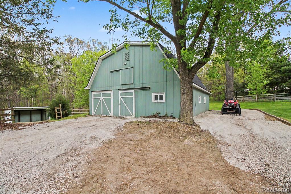 2601 Old Plank Road, Milford, MI 48381 — Photo 31