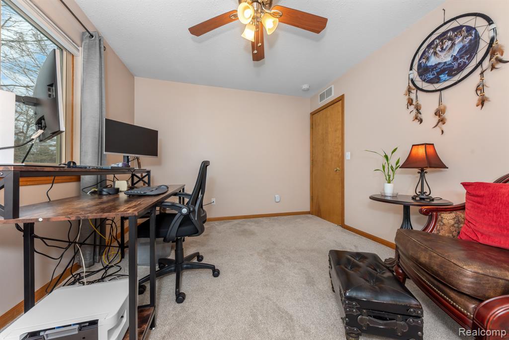 9624 Sawgrass Court, Belleville, MI 48111 — Photo 16