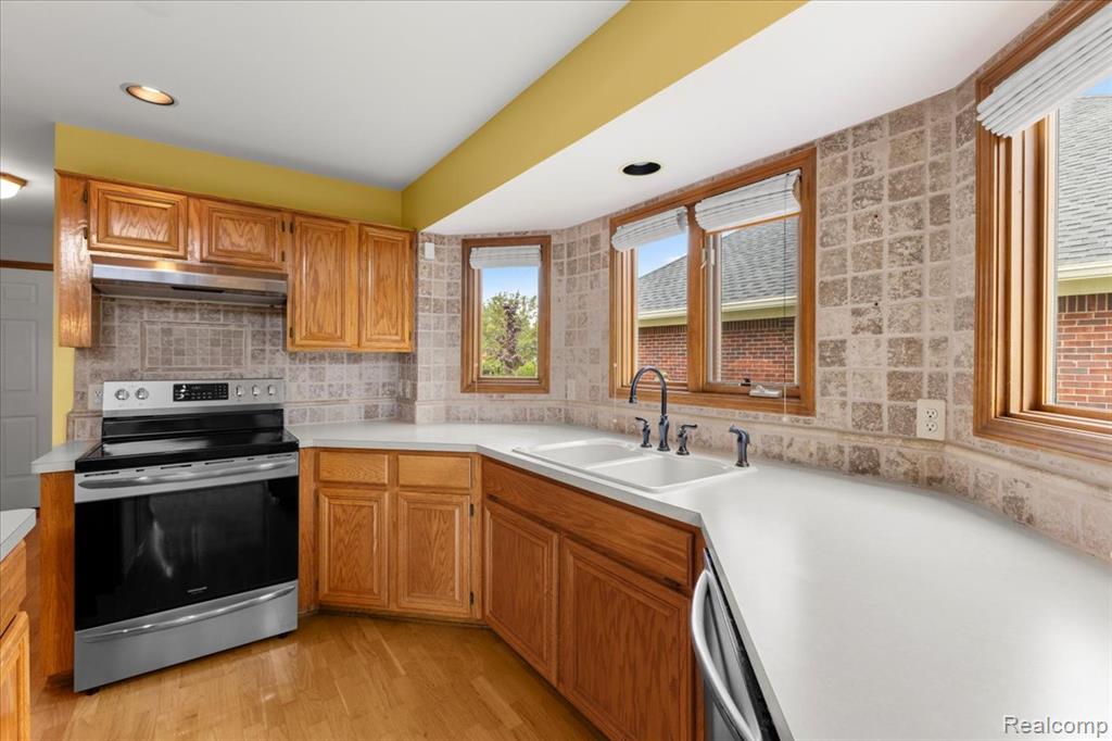 49366 Briar Pointe Dr. Drive, Macomb, MI 48044 — Photo 19