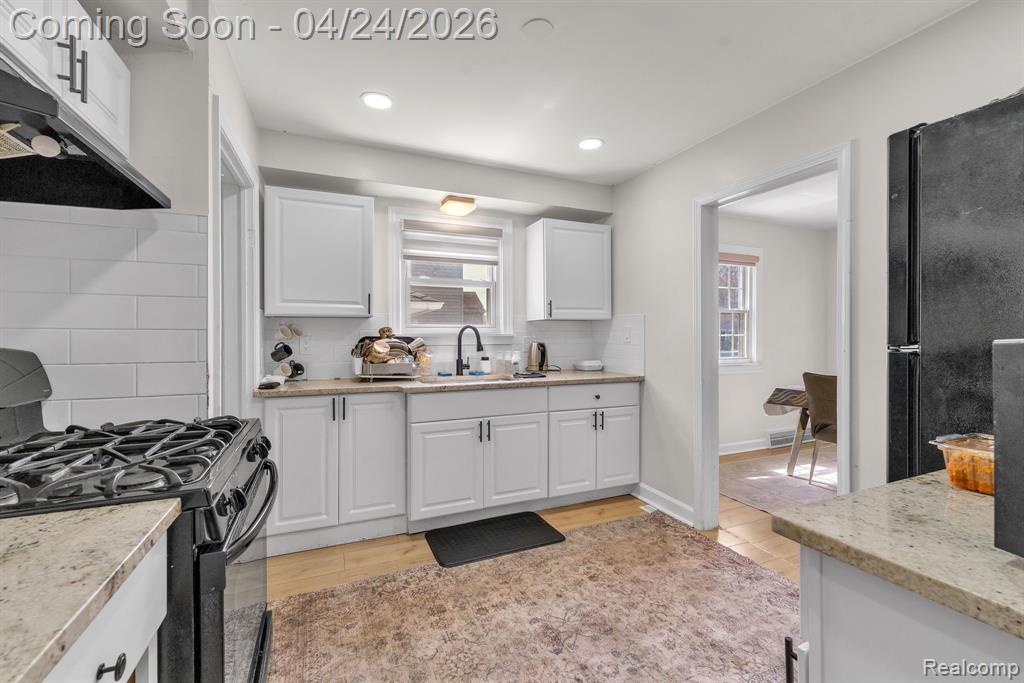 6964 Nightingale Street, Dearborn Heights, MI 48127 — Photo 18