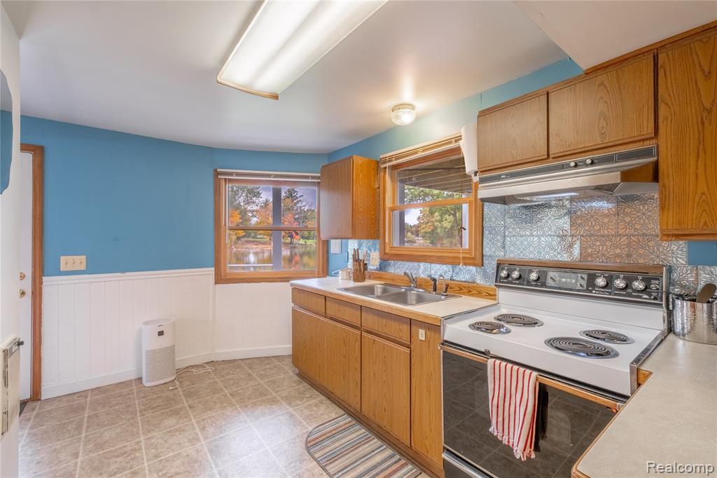 1704 Lakewood Circle, Lapeer, MI, 48446