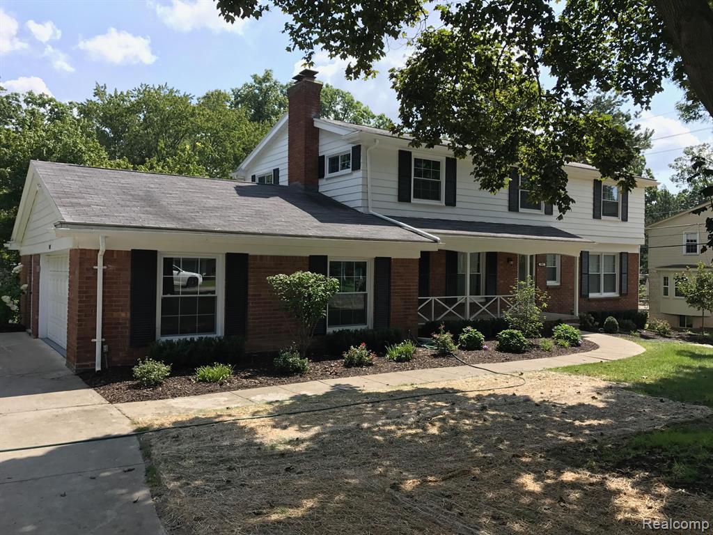 5007 Forest Way, Bloomfield, MI 48302 — front exterior