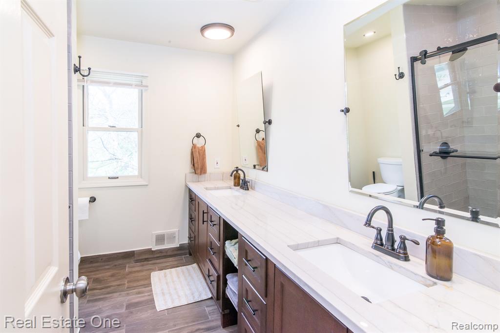 4088 PARKSTONE Court, Troy, MI 48098 — Photo 79