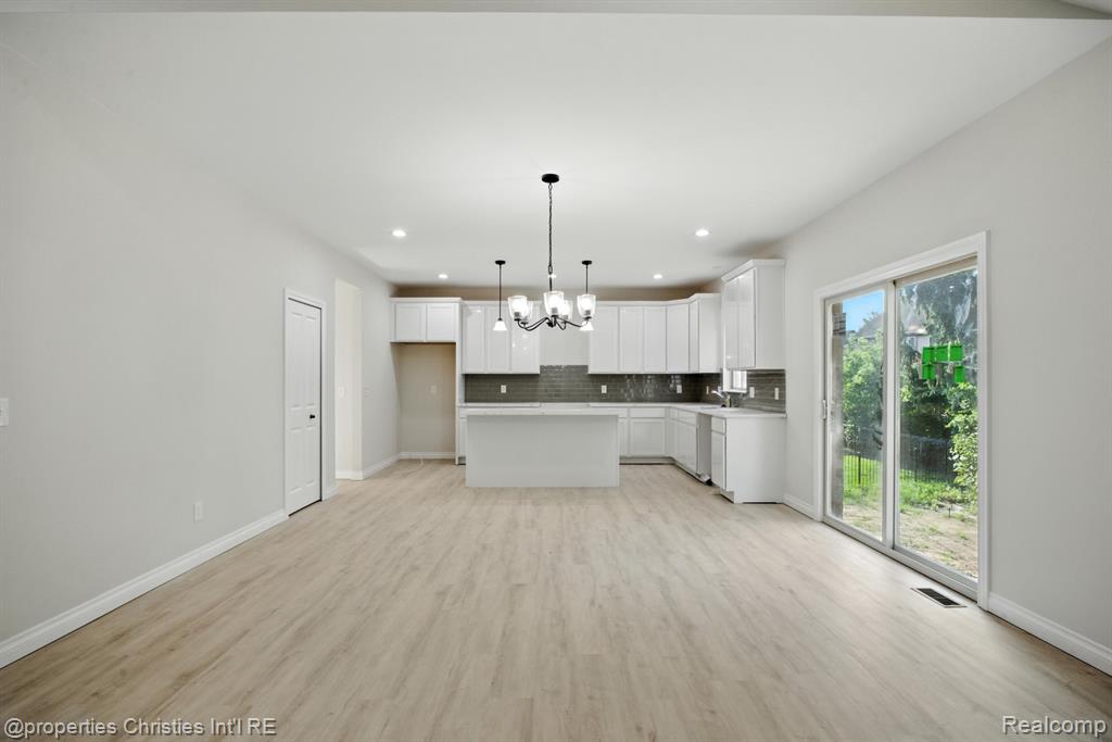 3201 ROMA COURT, Wixom, MI 48393 — Photo 10