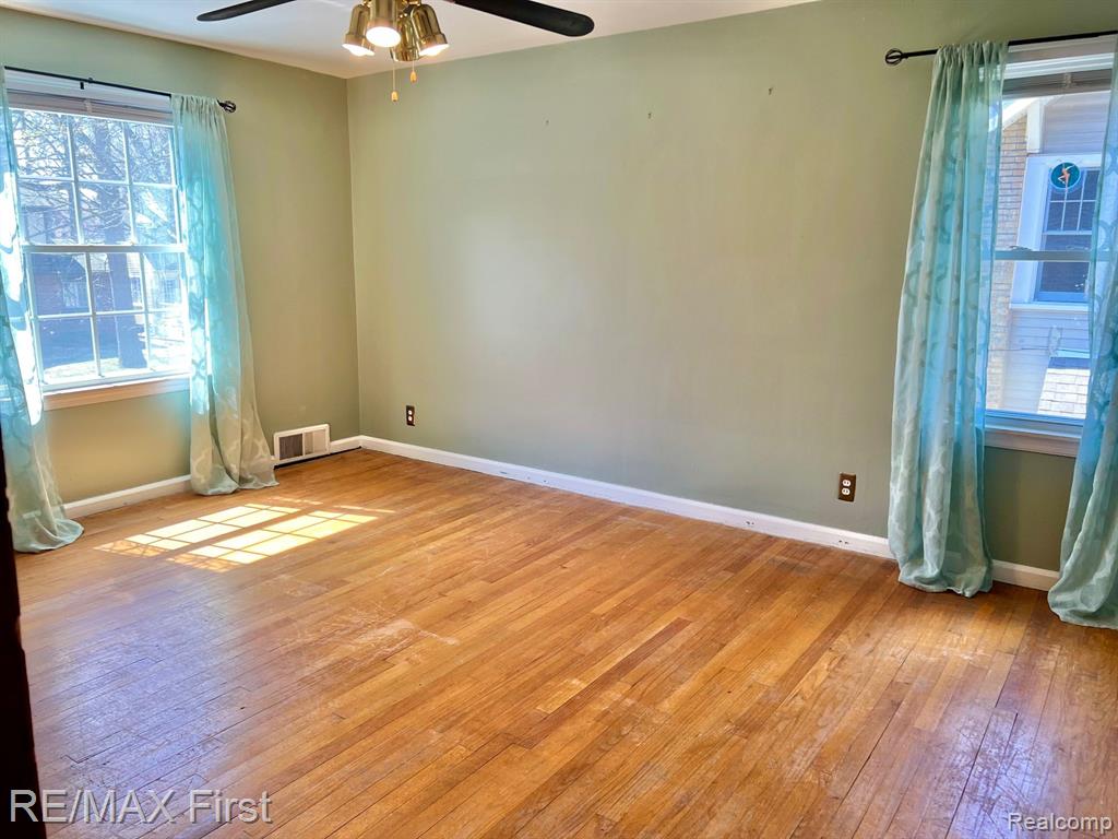 426 W WOODLAND Street, Ferndale, MI 48220 — Photo 18
