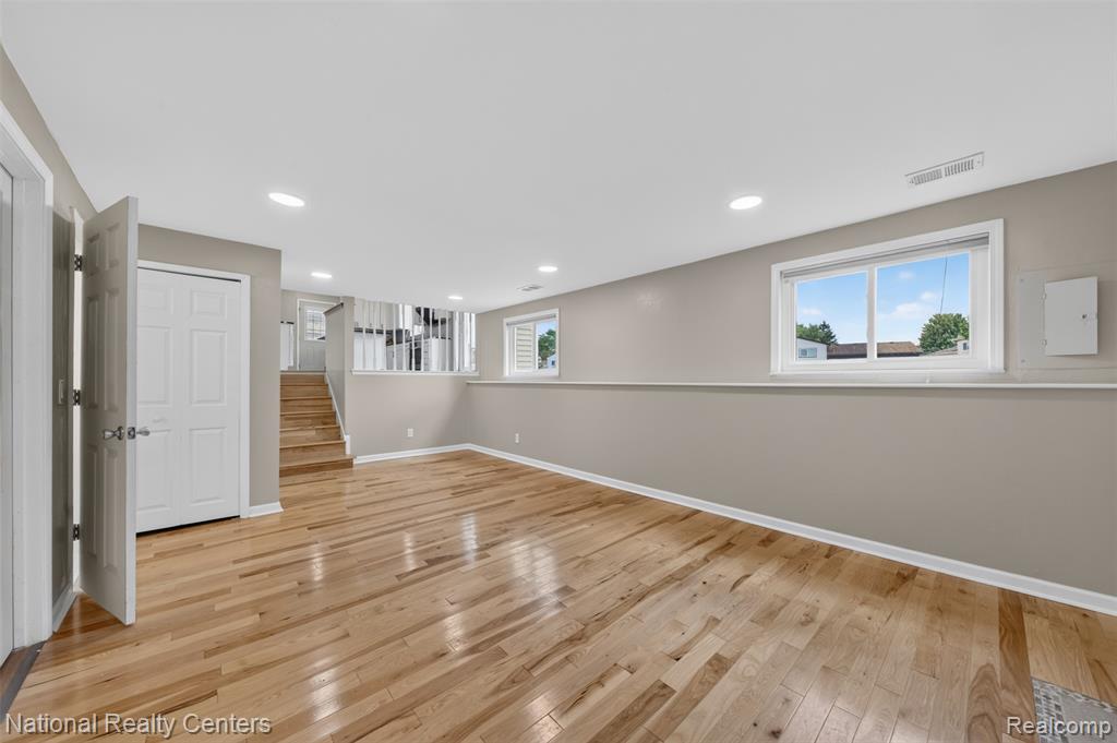 40014 Eagle Drive, Sterling Heights, MI 48310 — Photo 53