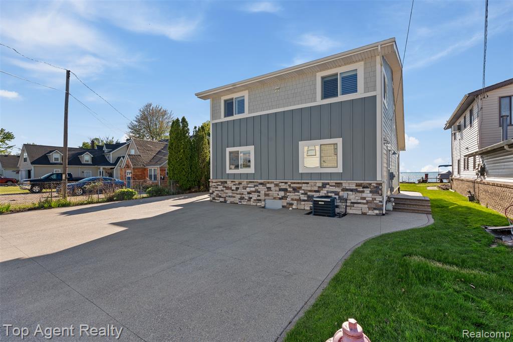 7910 ANCHOR BAY Drive, Clay, MI 48001 — Photo 4