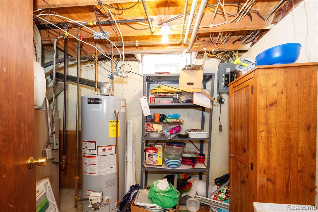 9722 BLAUVELT Drive, Grosse Ile, MI 48138 — Photo 39