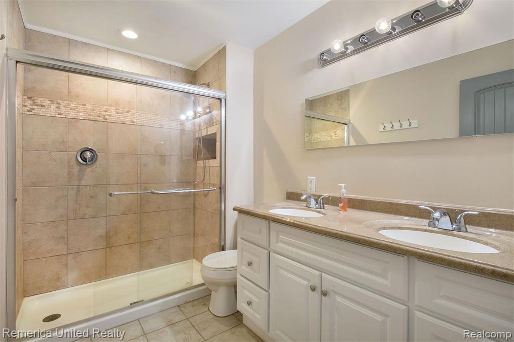 6740 HERBST Road, Brighton, MI 48114 — Photo 36