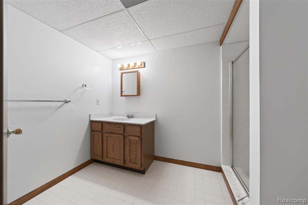 47140 Hunters Chase Drive, Macomb, MI 48042 — Photo 26