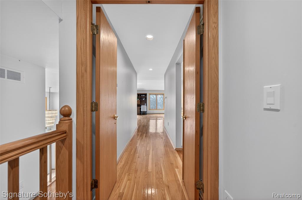 2131 Birchwood Way, Bloomfield Hills, MI 48302 — Photo 27