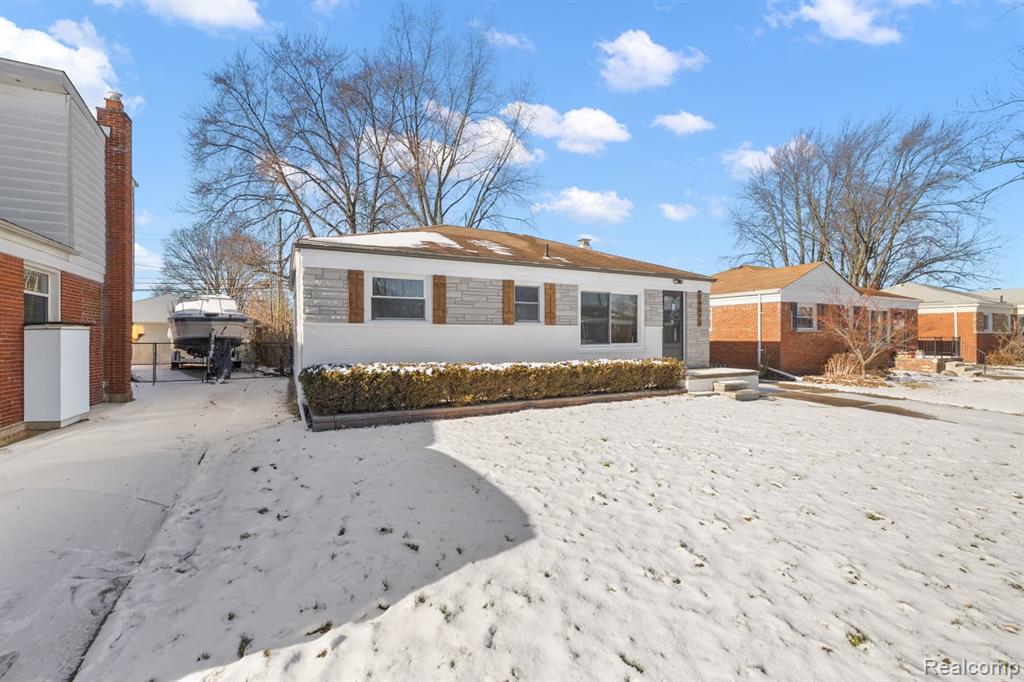 29213 Joan Street, Saint Clair Shores, MI, 48081