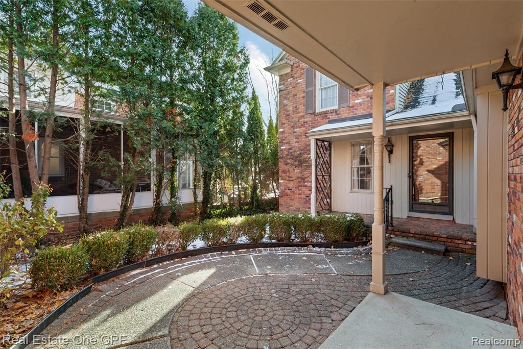 277 Kenwood Court, Grosse Pointe Farms, MI 48236 — Photo 36