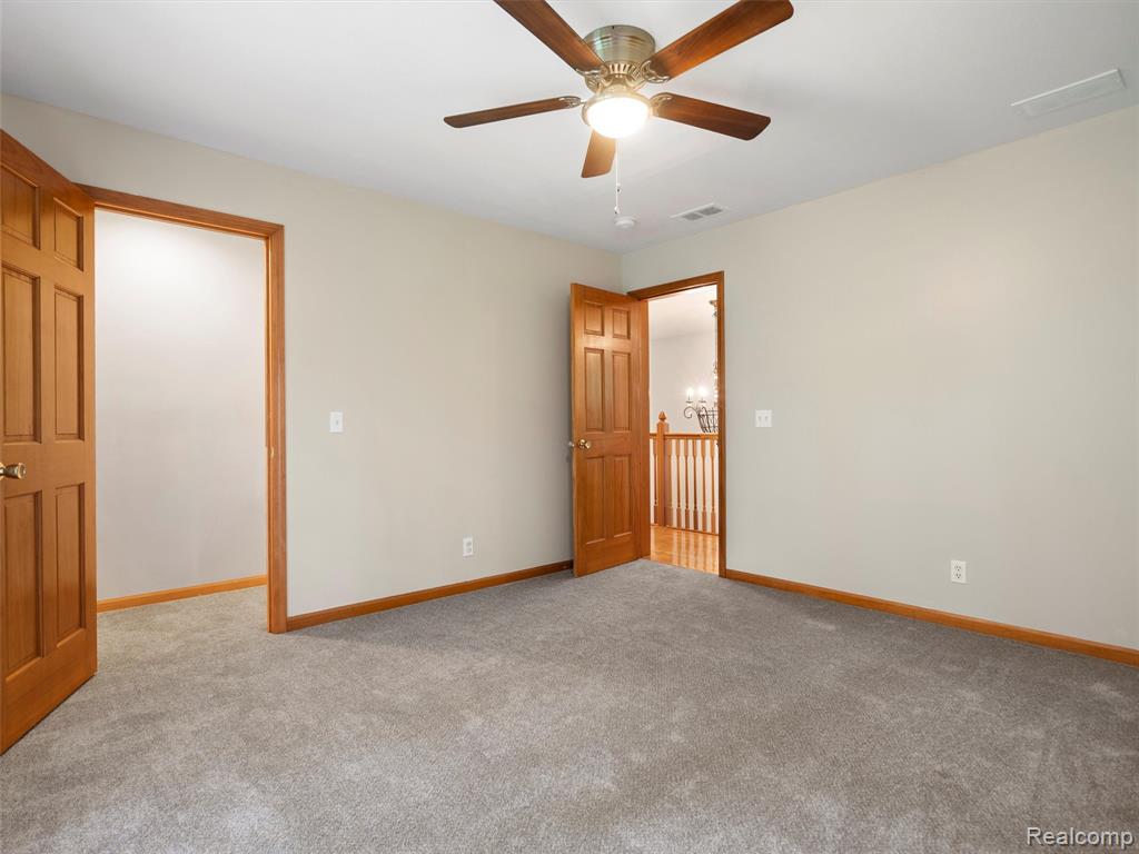 9480 Hartland Road, Fenton, MI 48430 — Photo 31