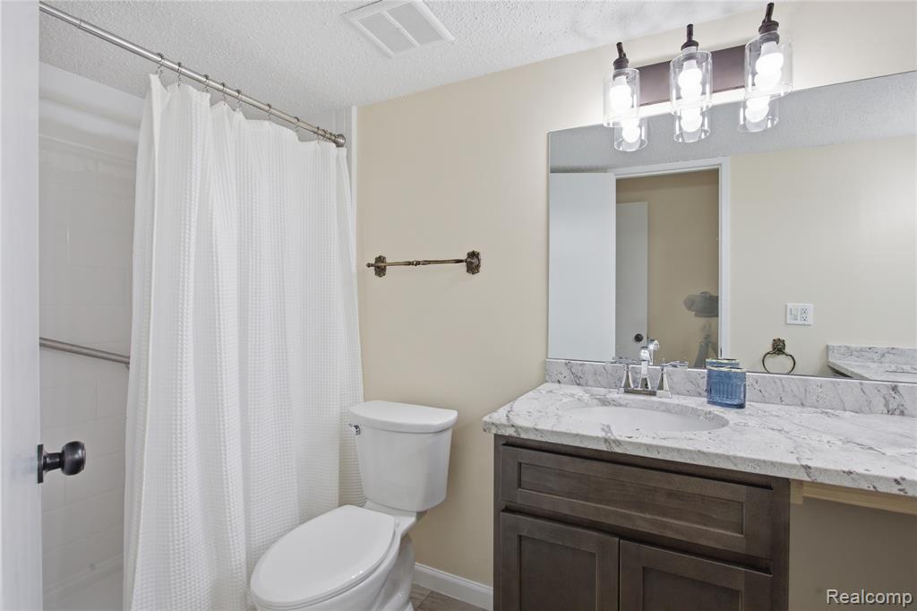 1695 Cliffs Landing, 302, Ypsilanti, MI 48198 — Photo 23