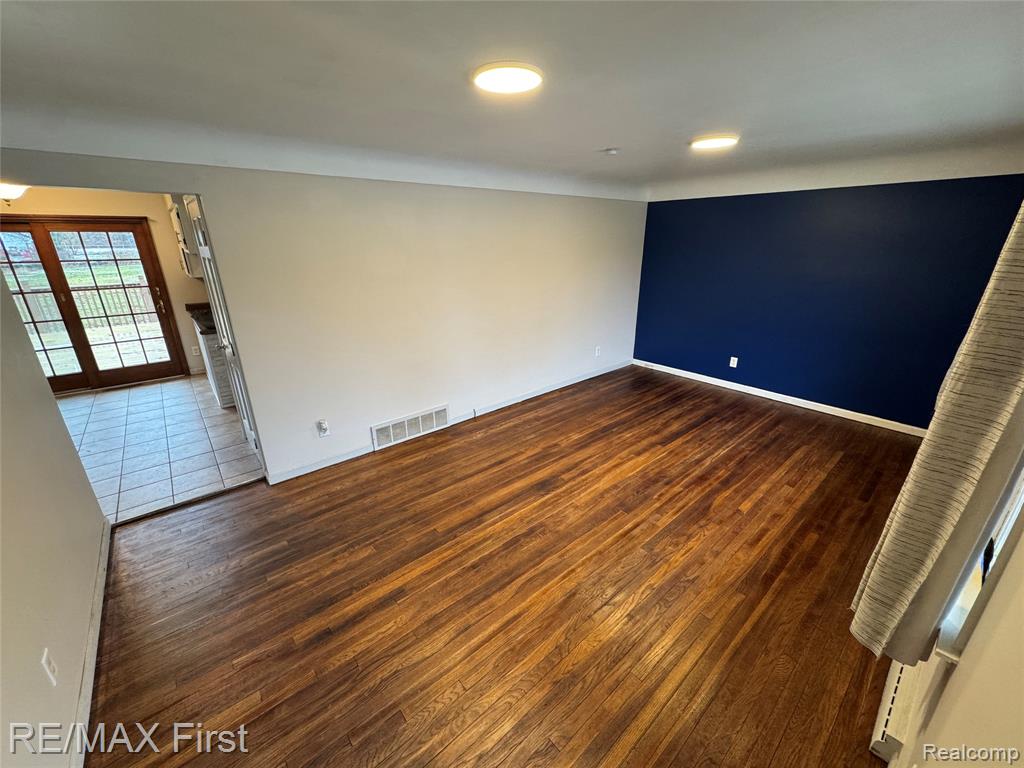 3196 Oakwood Drive, Port Huron, MI 48060 — Photo 3