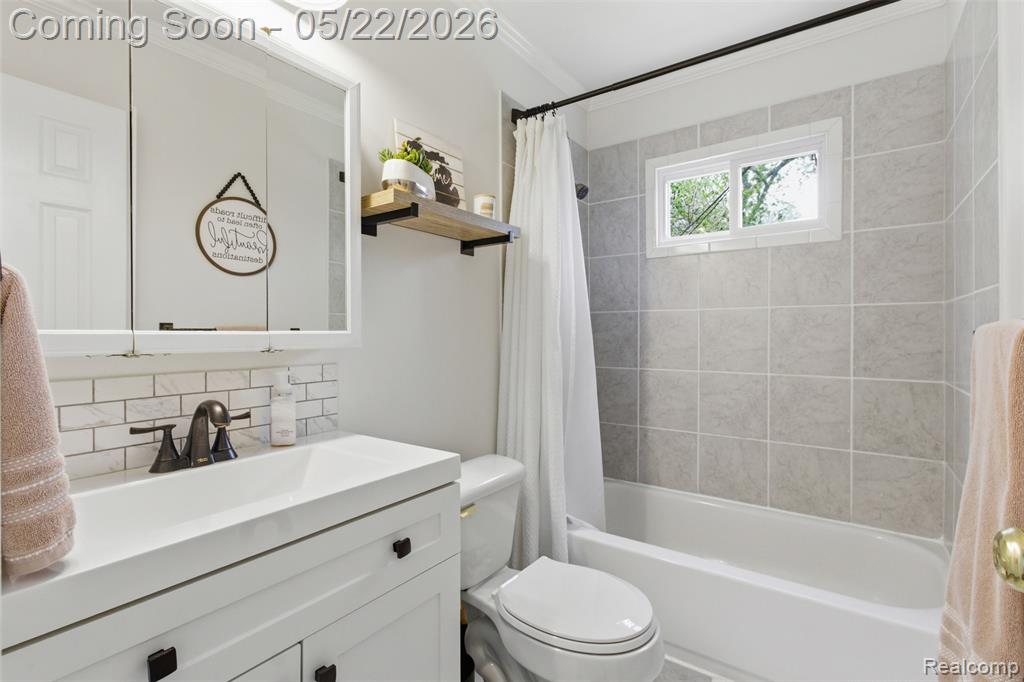 645 E Barrett Avenue E, Madison Heights, MI 48071 — Photo 5