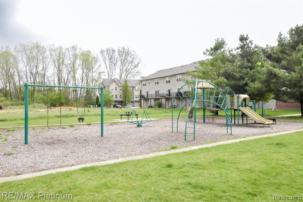 2180 KNOTTY PINE Trail, Howell, MI 48855 — Photo 27
