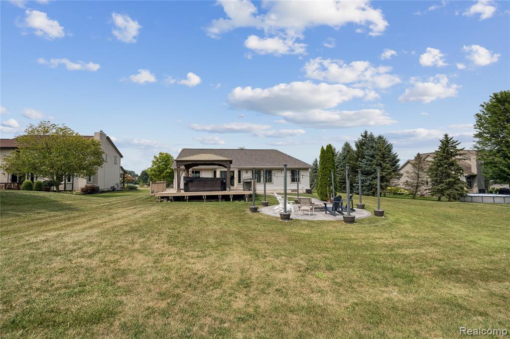 493 Cloverview Lane, Howell, MI 48843 — Photo 50