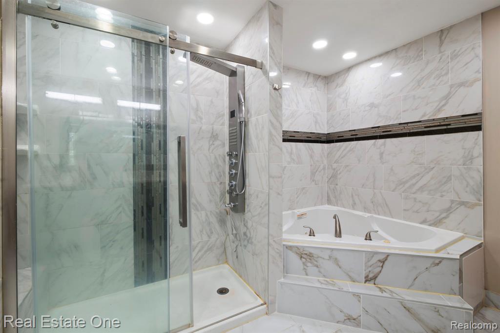 5510 Greenbriar Drive, West Bloomfield, MI — Photo 25