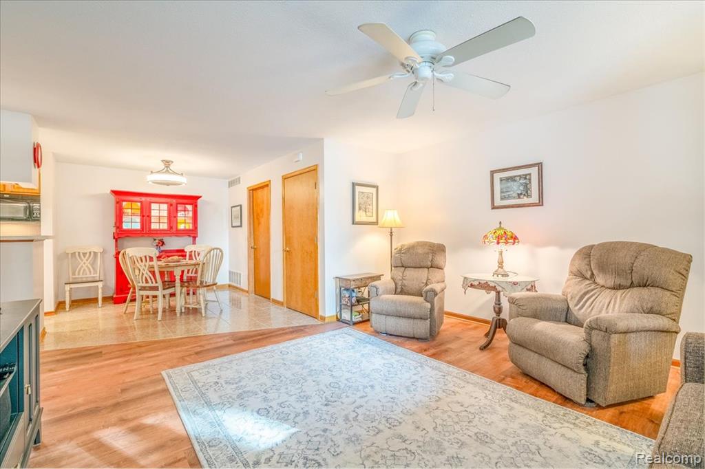 204 Marigold Circle, Westland, MI — Photo 6