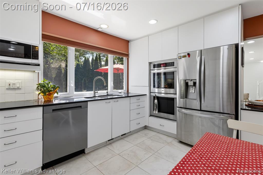 6711 Woodside Trail, West Bloomfield, MI — Photo 10