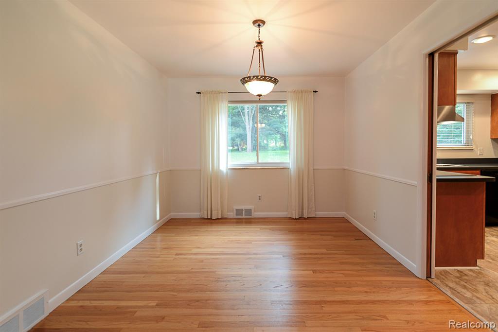 4355 Joanne Drive, Ann Arbor, MI 48103 — Photo 12