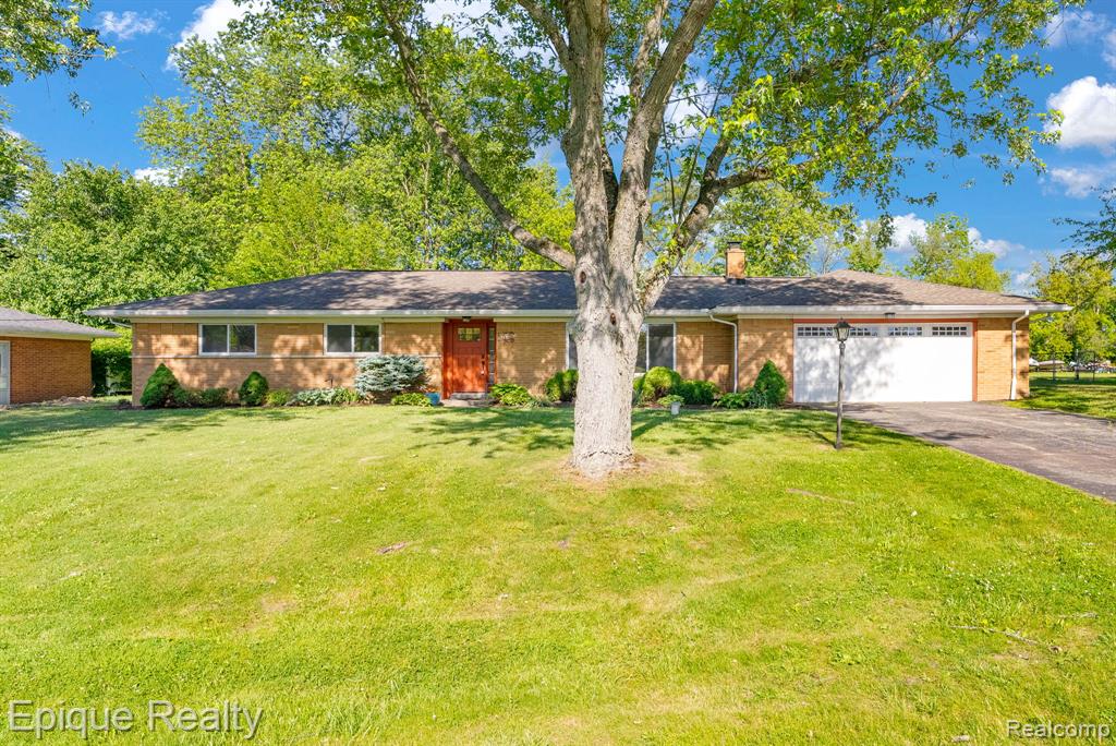 8052 Dungarvin Drive, Grand Blanc, MI 48439 — Photo 2