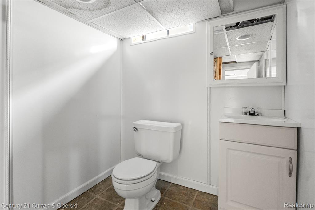 9299 Becker Avenue, Allen Park, MI 48101 — Photo 27