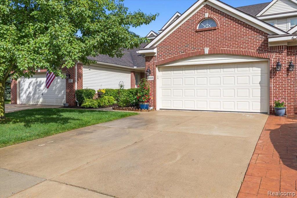 4605 SUMMER RIDGE Drive, Howell, MI 48843 — front exterior