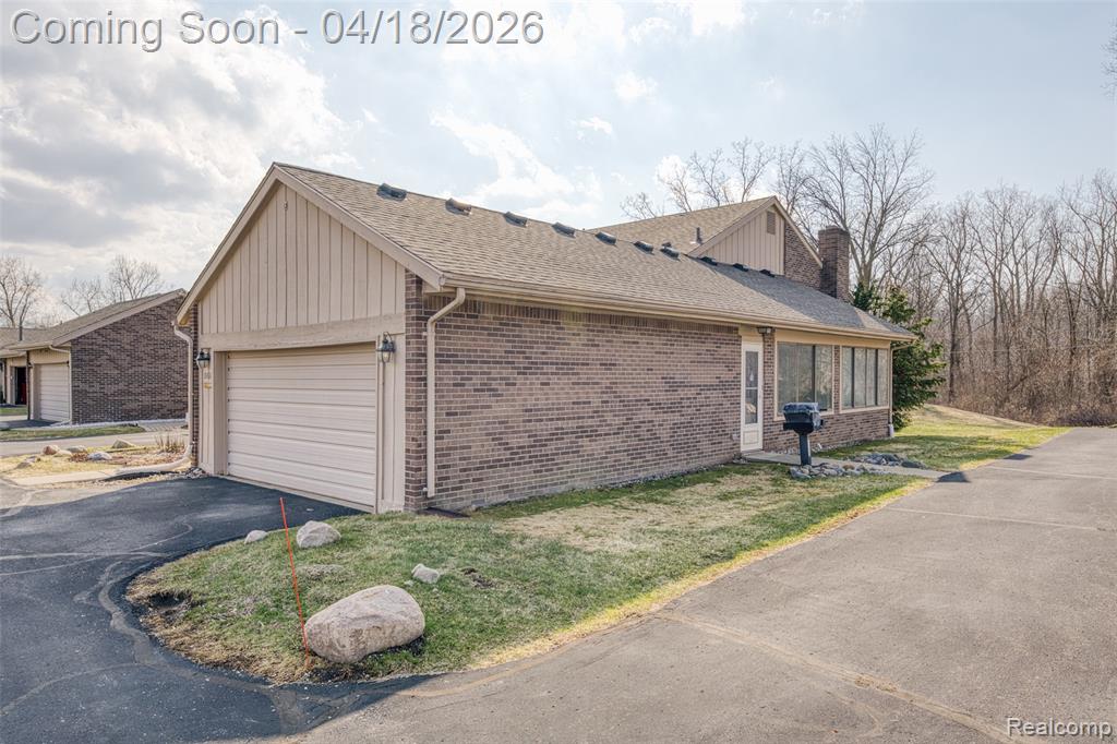 35631 Heritage Lane, Farmington, MI 48335 — Photo 40
