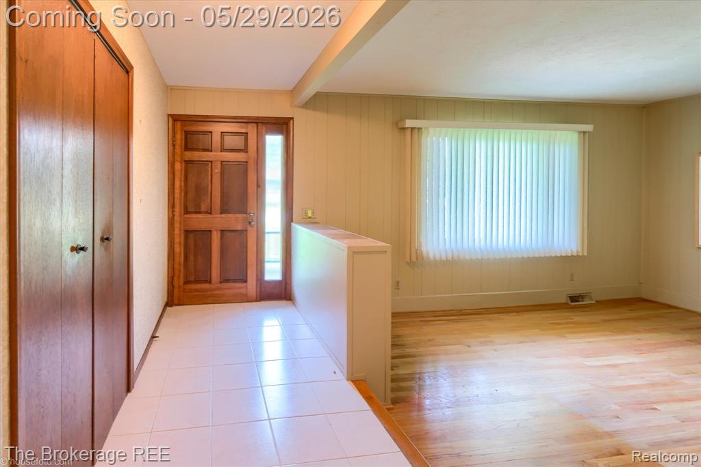 6933 Hubbard Hills Drive, Clarkston, MI 48348 — Photo 11