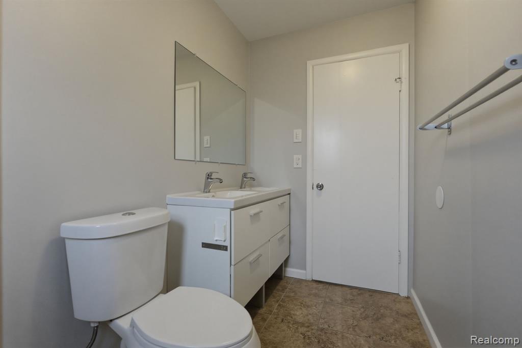 57 W Elmwood Avenue, Clawson, MI — Photo 16