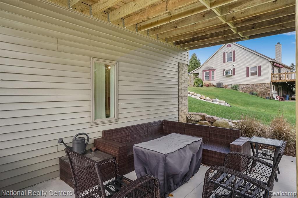7780 THUNDER BAY Drive, Pinckney, MI 48169 — Photo 10