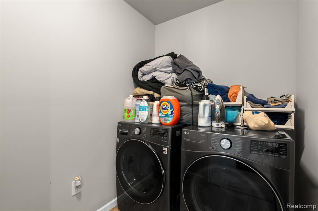 42884 FREDERICK, Van Buren, MI 48111 — Photo 21