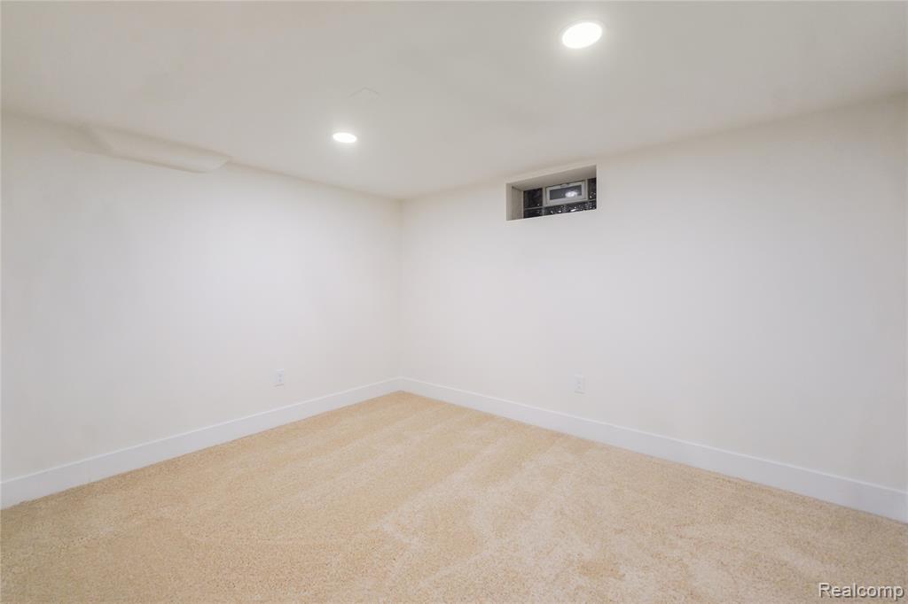 21930 Marlow Street, Oak Park, MI 48237 — Photo 26