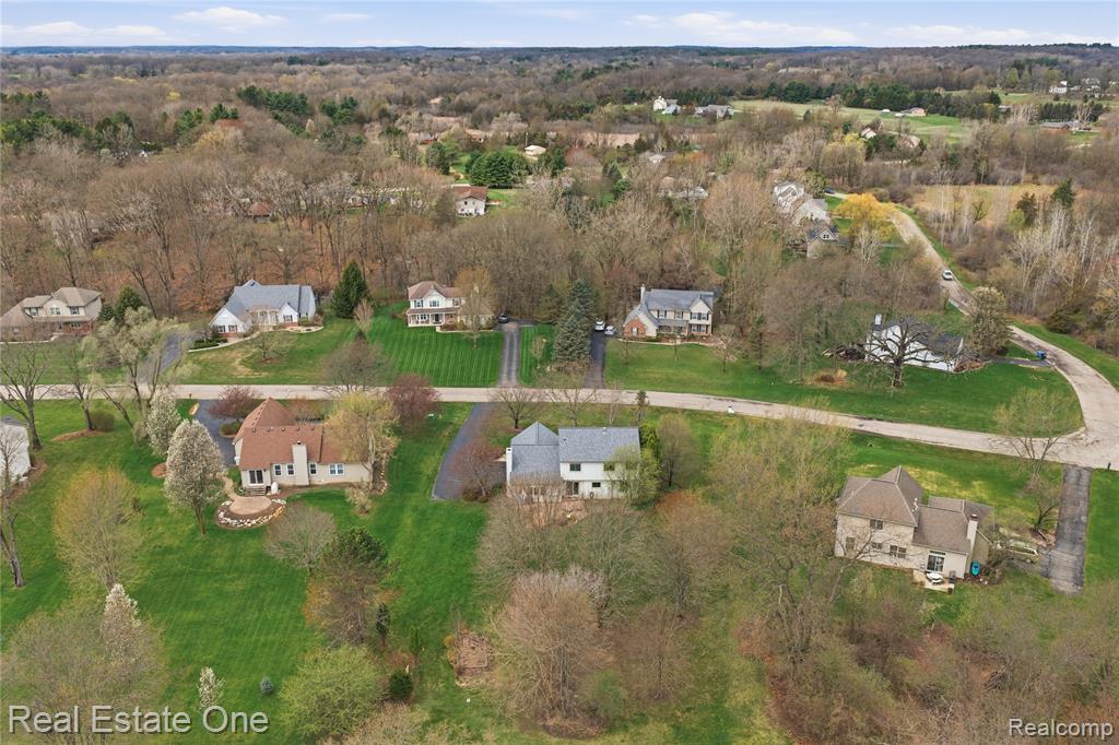8135 Kimble Drive, Pinckney, MI 48169 — Photo 38