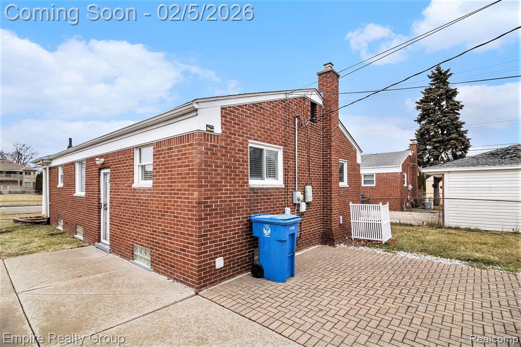 6320 Evangeline, Dearborn Heights, MI 48127 — Photo 4