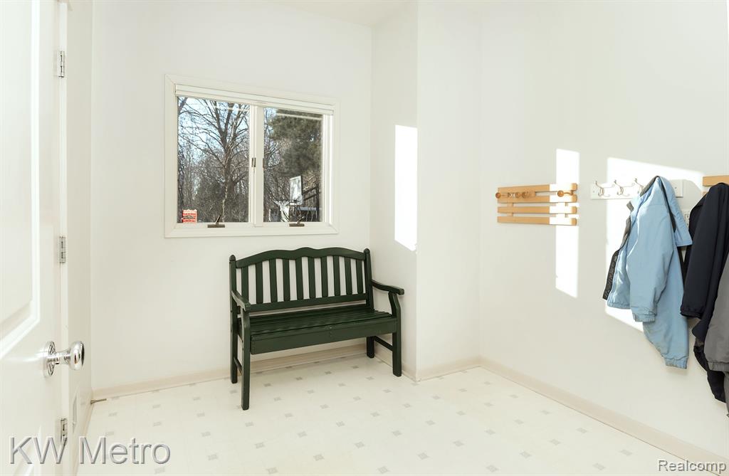 685 TRINWAY Drive, Troy, MI 48085 — Photo 23