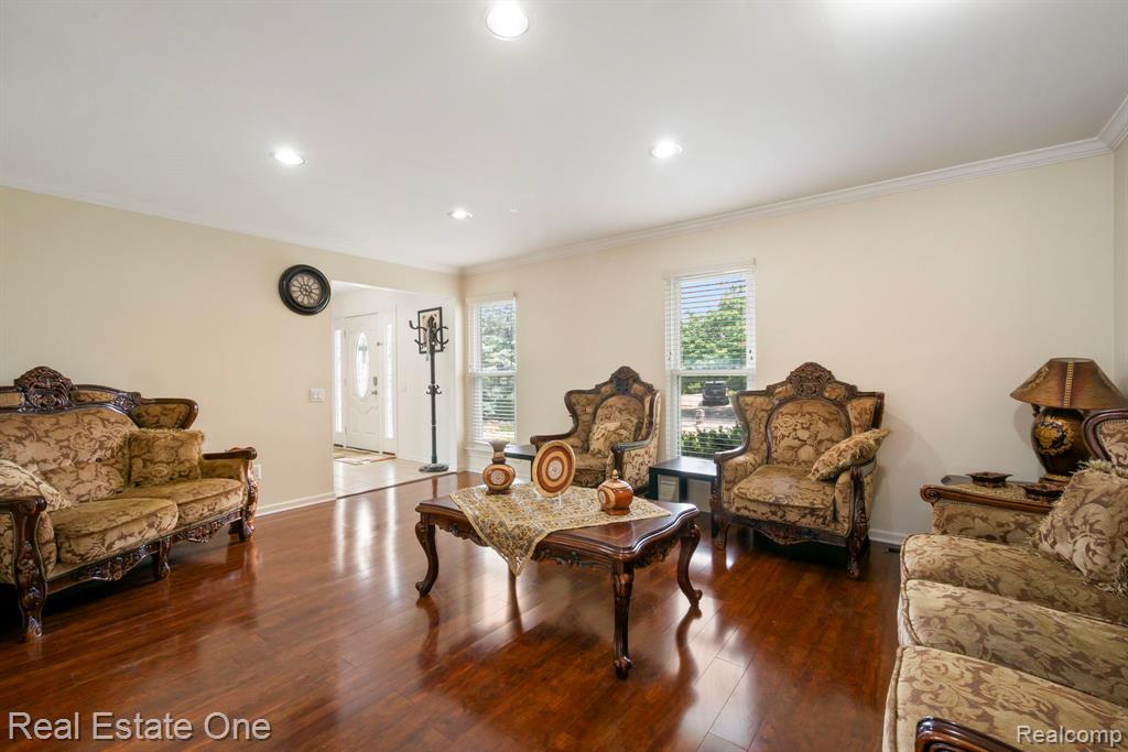 5510 Greenbriar Drive, West Bloomfield, MI — Photo 17