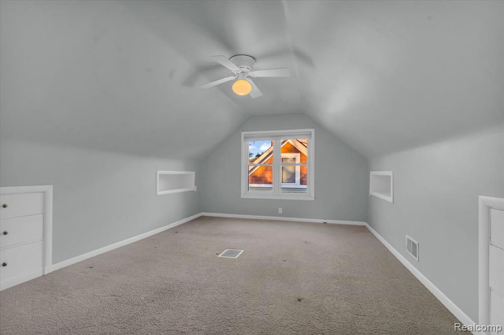 912 Woodsboro Drive, Royal Oak, MI 48067 — Photo 19