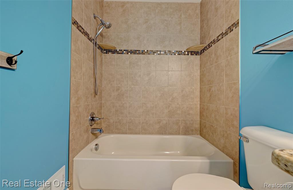 10464 Grandview Drive, Atlas, MI — Photo 39