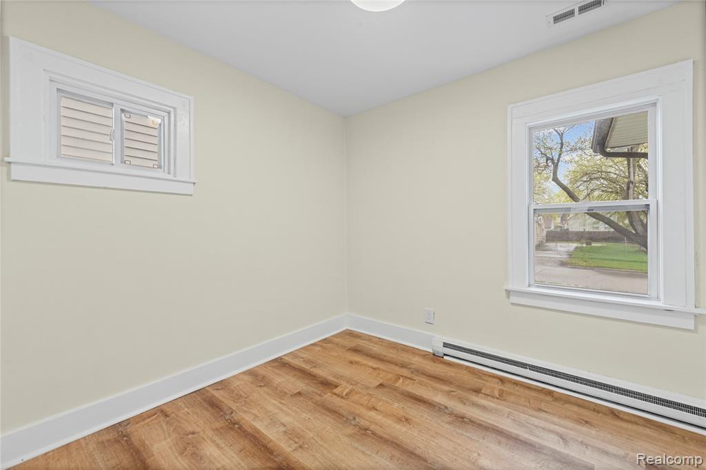 50 E Hayes Avenue, Hazel Park, MI 48030 — Photo 15