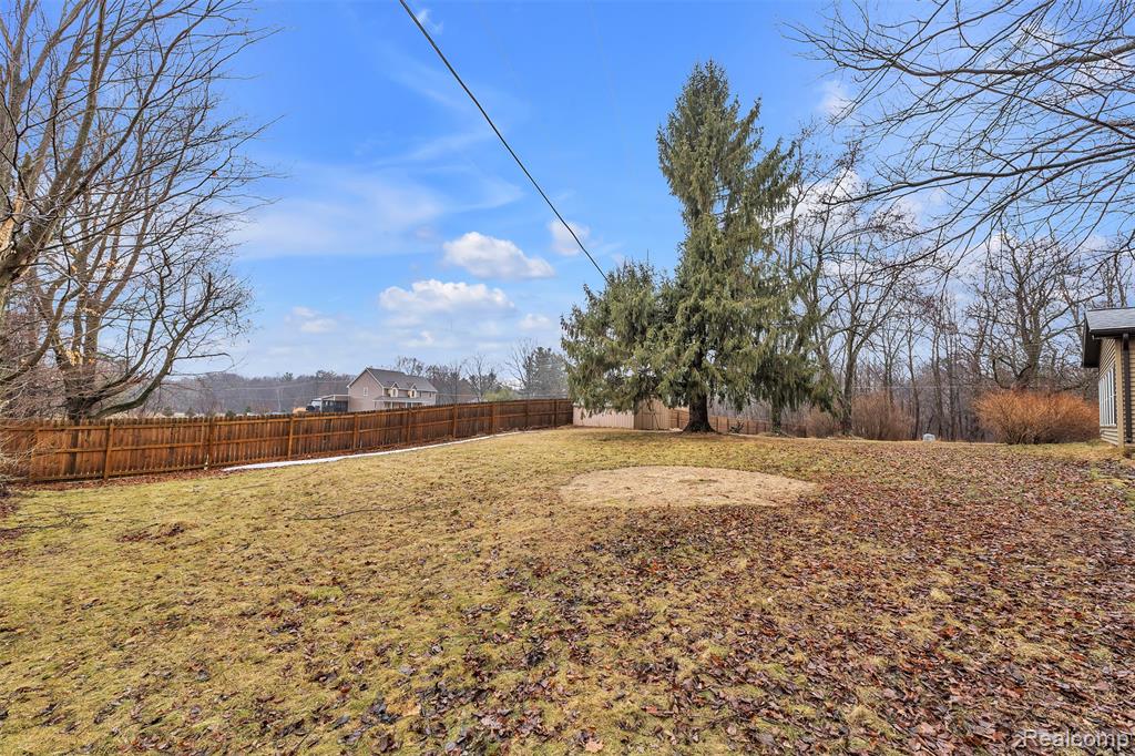 1641 Indian Road, Lapeer, MI 48446 — Photo 38