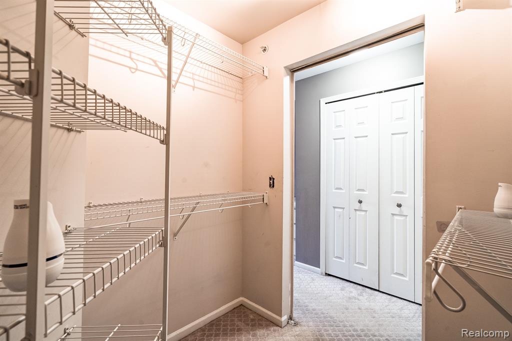 4205 CAMERON Circle, Walled Lake, MI 48390 — Photo 17