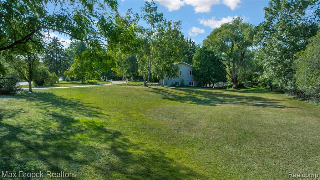 35550 Pleasant Valley Road, Farmington Hills, MI, 48331