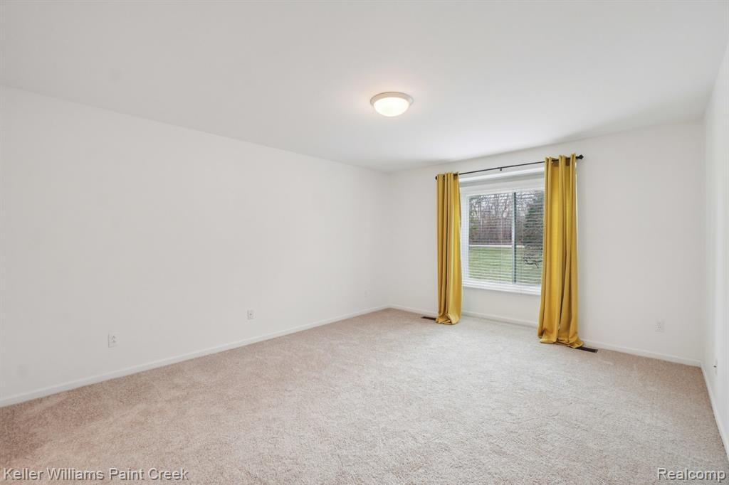 2799 Lochmoor Boulevard, Lake Orion, MI — Photo 23